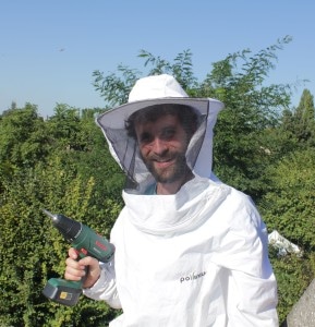 Fixation des ruches sur la plateforme créée par Bepox