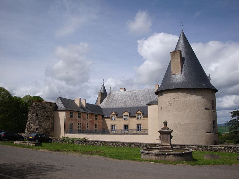 Ecurie du Château de Villeneuve Lembron